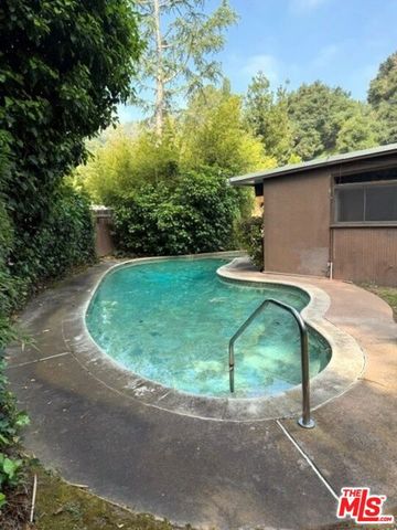 2528 Hutton Drive, Beverly Hills, CA 90210