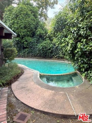 2528 Hutton Drive, Beverly Hills, CA 90210
