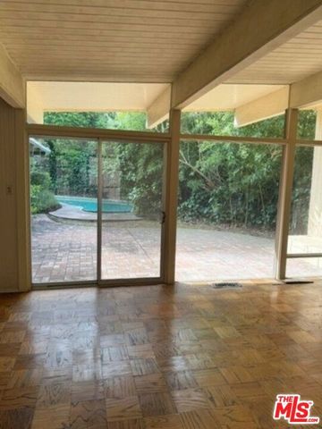 2528 Hutton Drive, Beverly Hills, CA 90210