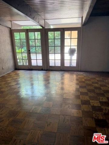 2528 Hutton Drive, Beverly Hills, CA 90210