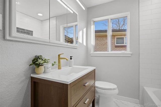 6220 W Arkansas Avenue, Lakewood, CO 80232