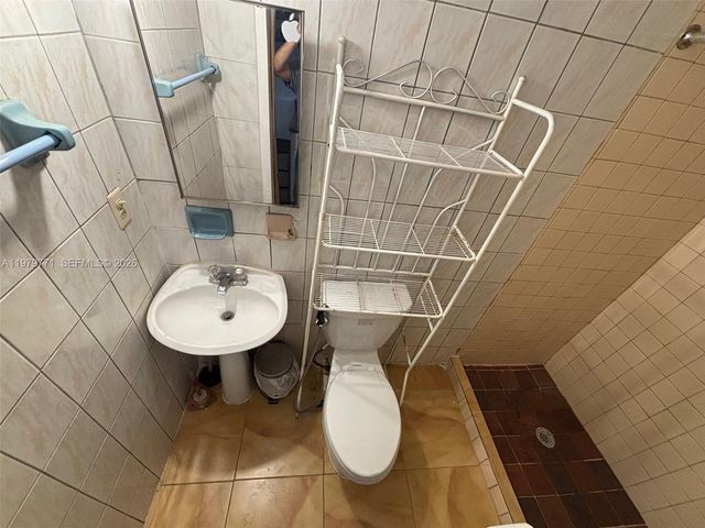 3533 NW 2nd Ter, Miami, FL 33125