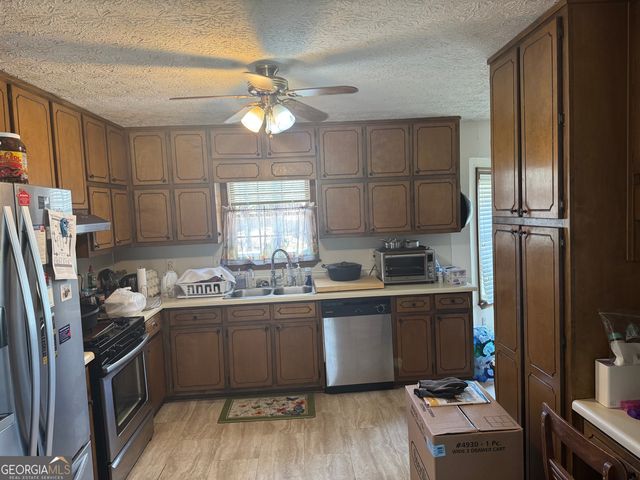 222 Farmbrook Parkway, Stockbridge, GA 30281