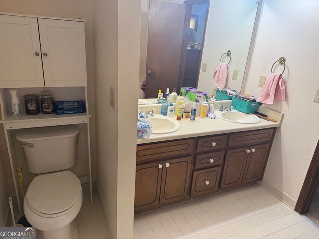 222 Farmbrook Parkway, Stockbridge, GA 30281
