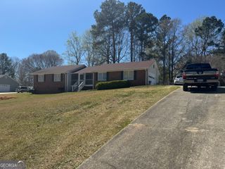 222 Farmbrook Parkway, Stockbridge, GA 30281