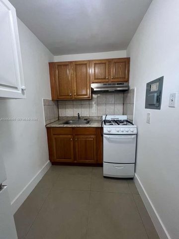 1281 NW 60th St 5, Miami, FL 33142