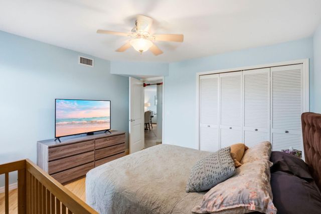 555 BANYAN TREE Lane E 410, Delray Beach, FL 33483