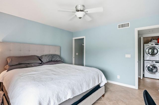 555 BANYAN TREE Lane E 410, Delray Beach, FL 33483
