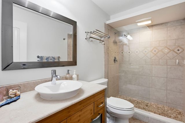 555 BANYAN TREE Lane E 410, Delray Beach, FL 33483