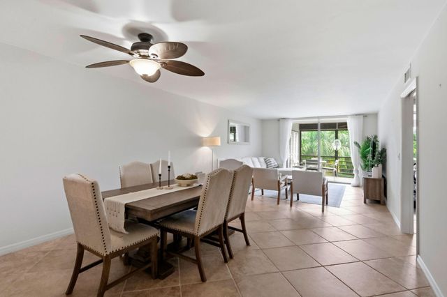 555 BANYAN TREE Lane E 410, Delray Beach, FL 33483