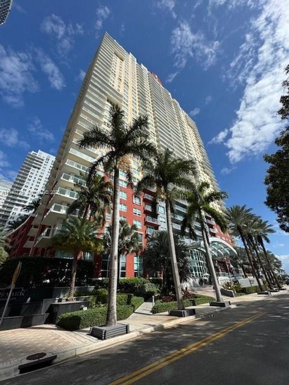 1155 Brickell Bay Dr 1802, Miami, FL 33131