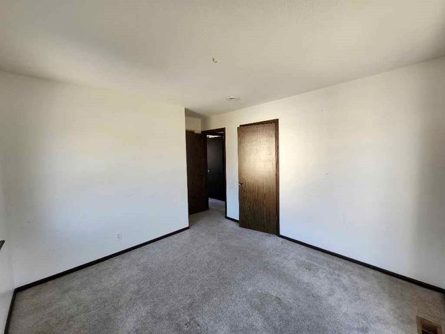 18995 Lowell Avenue, Stilwell, KS 66085