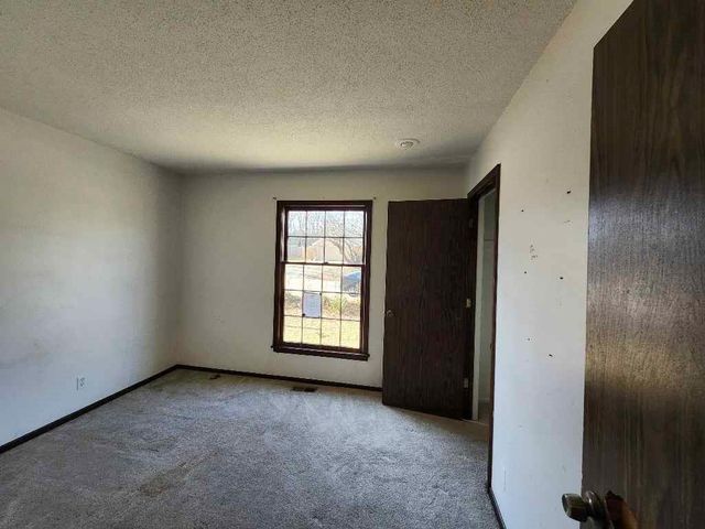 18995 Lowell Avenue, Stilwell, KS 66085