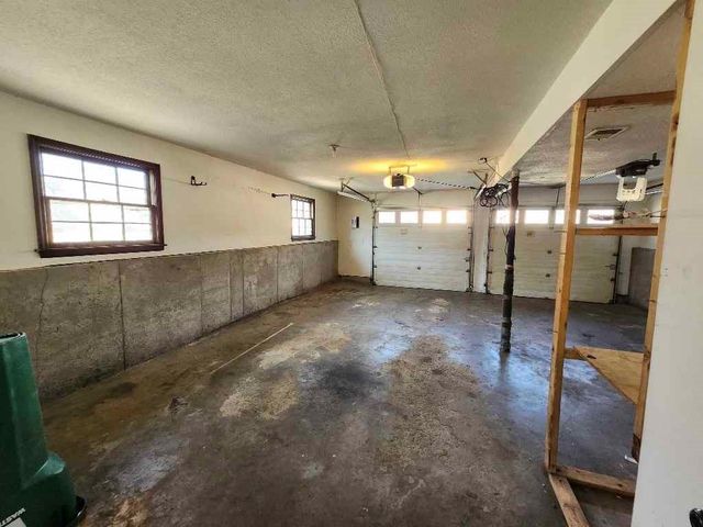 18995 Lowell Avenue, Stilwell, KS 66085