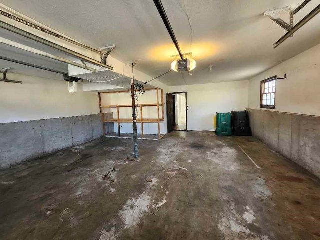 18995 Lowell Avenue, Stilwell, KS 66085