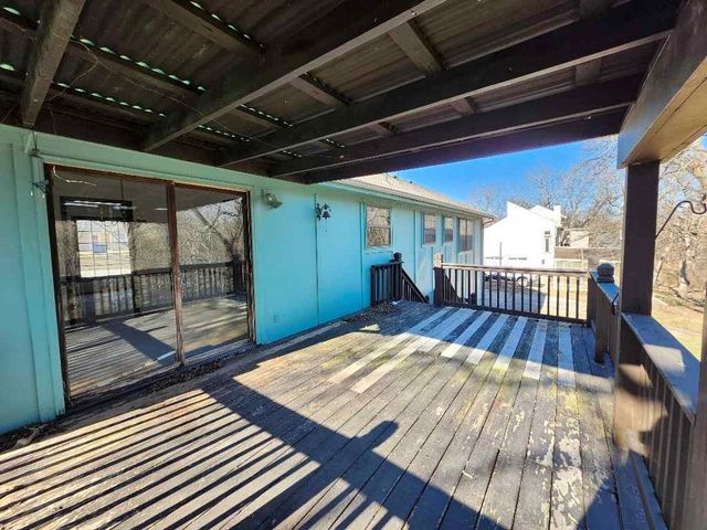 18995 Lowell Avenue, Stilwell, KS 66085