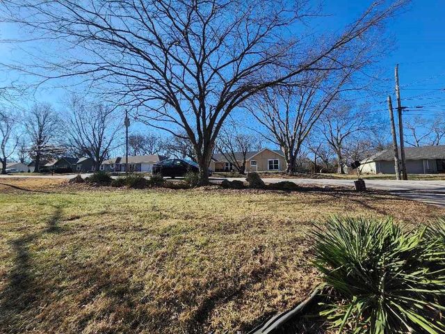 18995 Lowell Avenue, Stilwell, KS 66085