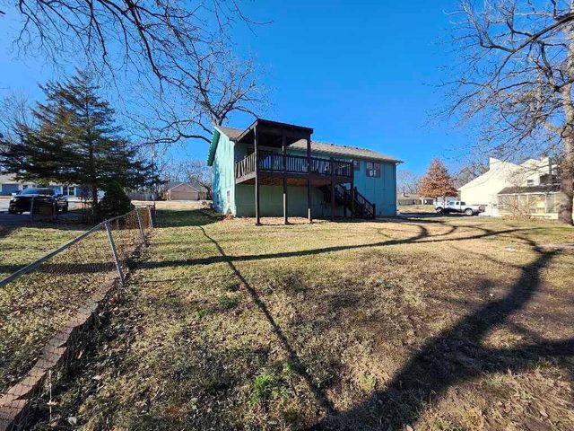 18995 Lowell Avenue, Stilwell, KS 66085