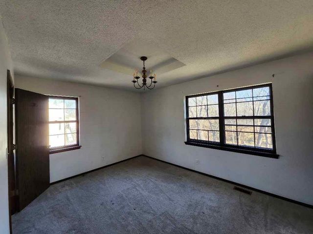 18995 Lowell Avenue, Stilwell, KS 66085