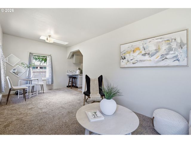 3621 E AMAZON Dr, Eugene, OR 97405