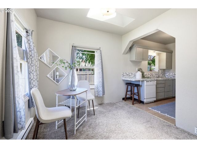 3621 E AMAZON Dr, Eugene, OR 97405