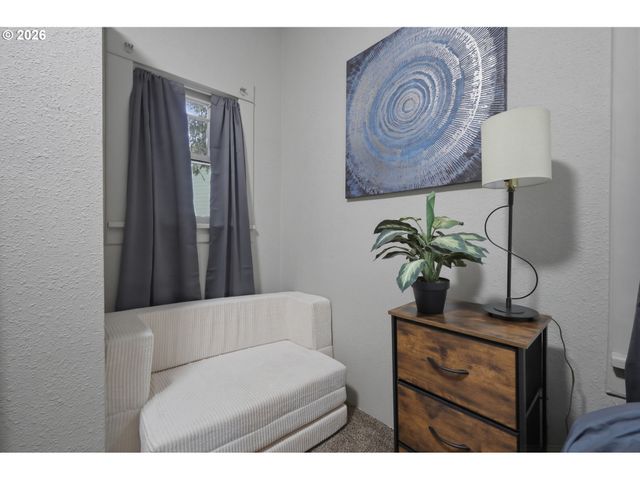 3621 E AMAZON Dr, Eugene, OR 97405