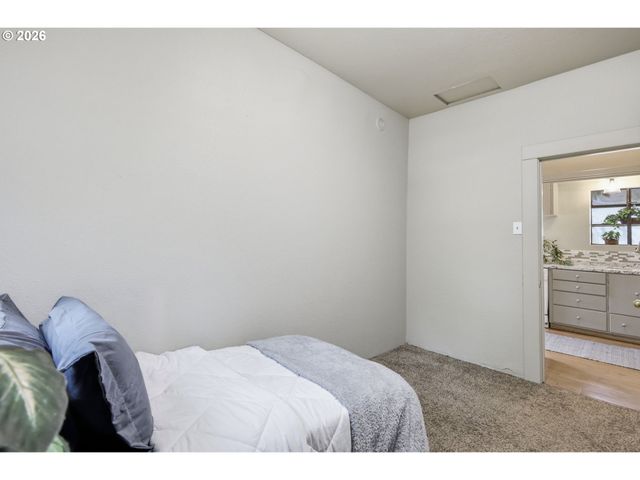3621 E AMAZON Dr, Eugene, OR 97405