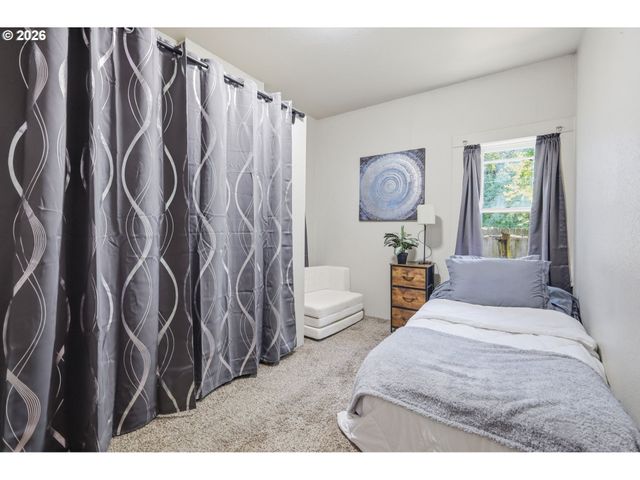 3621 E AMAZON Dr, Eugene, OR 97405