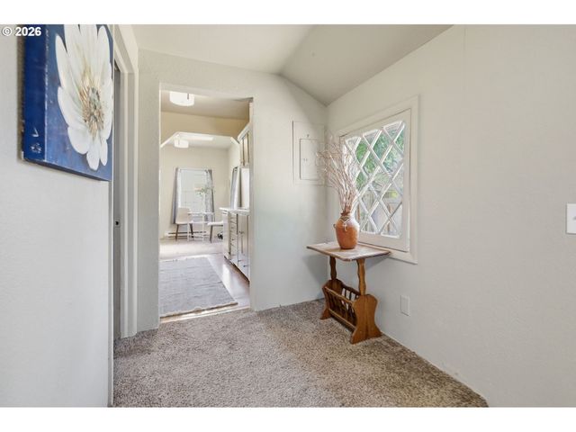 3621 E AMAZON Dr, Eugene, OR 97405