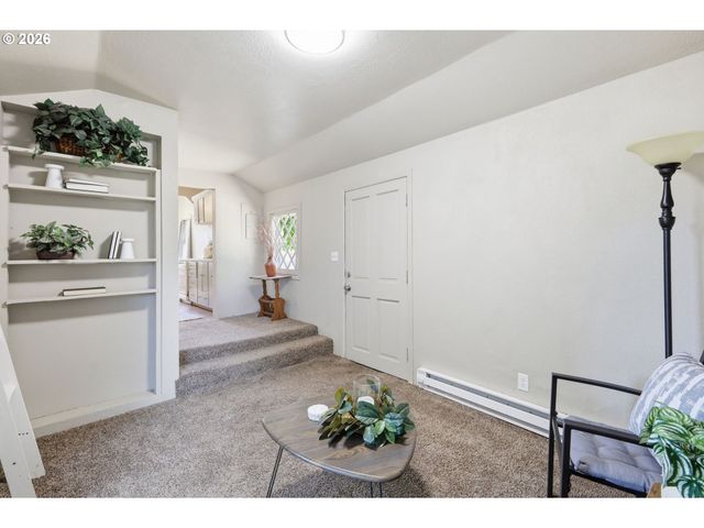 3621 E AMAZON Dr, Eugene, OR 97405