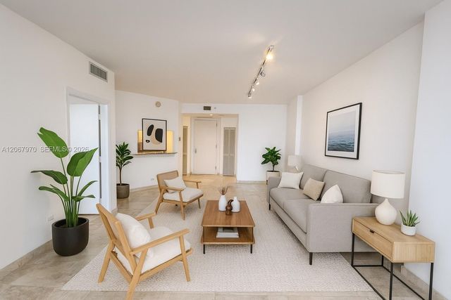888 Brickell Key Drive 806, Miami, FL 33131