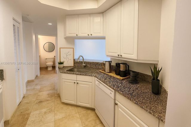 888 Brickell Key Drive 806, Miami, FL 33131