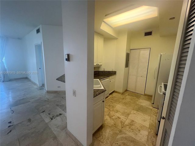 888 Brickell Key Drive 806, Miami, FL 33131