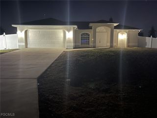 2111 NE 24th TER, Cape Coral, FL 33909