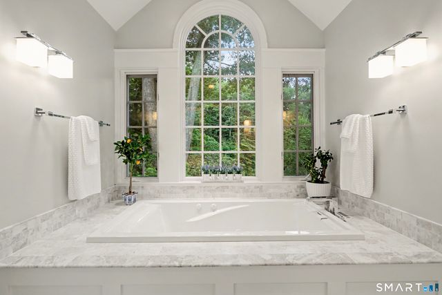 108 Logan Road, New Canaan, CT 06840