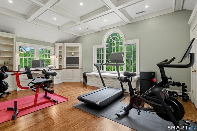 108 Logan Road, New Canaan, CT 06840