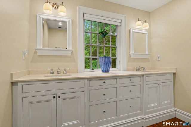 108 Logan Road, New Canaan, CT 06840