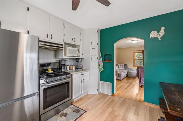 2211 S VALLEY DR, Rapid City, SD 57703