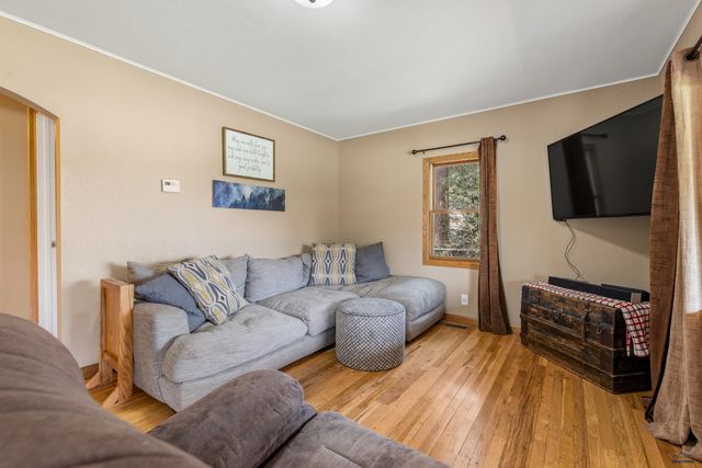 2211 S VALLEY DR, Rapid City, SD 57703