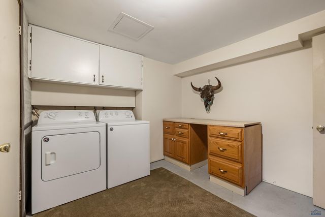 2211 S VALLEY DR, Rapid City, SD 57703