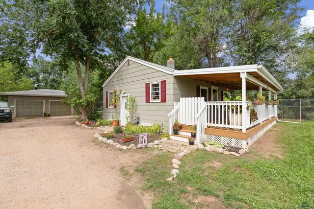 2211 S VALLEY DR, Rapid City, SD 57703