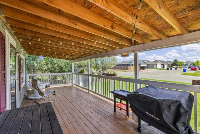 2211 S VALLEY DR, Rapid City, SD 57703