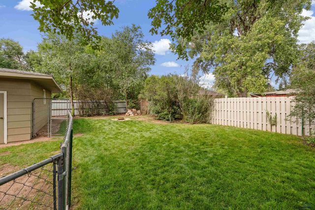 2211 S VALLEY DR, Rapid City, SD 57703