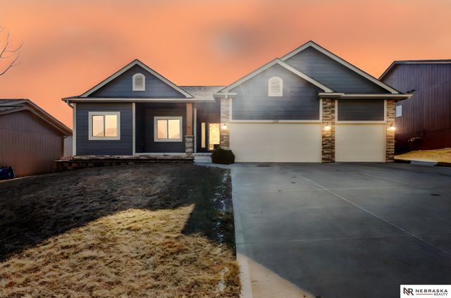 17425 Redman Avenue, Omaha, NE 68116