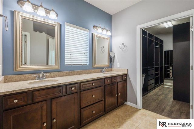 17425 Redman Avenue, Omaha, NE 68116