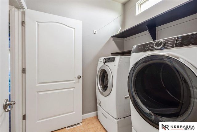 17425 Redman Avenue, Omaha, NE 68116