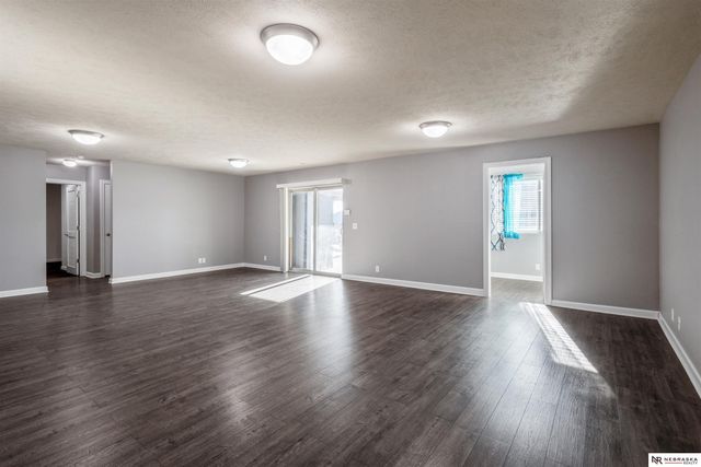 17425 Redman Avenue, Omaha, NE 68116