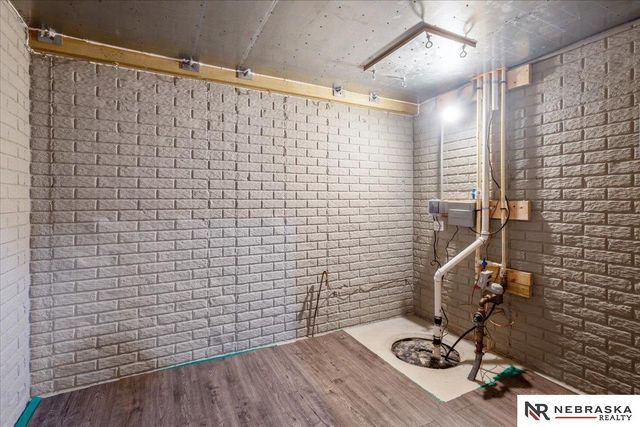 17425 Redman Avenue, Omaha, NE 68116