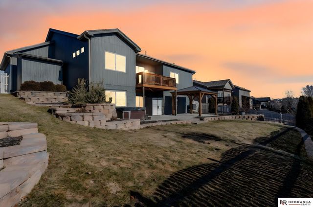 17425 Redman Avenue, Omaha, NE 68116