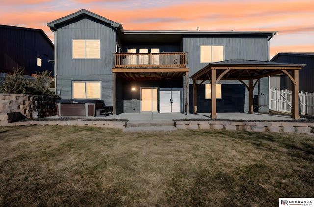 17425 Redman Avenue, Omaha, NE 68116